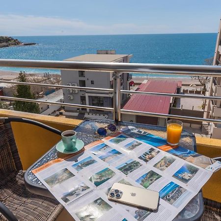 Apartments Добра вода Екстериор снимка