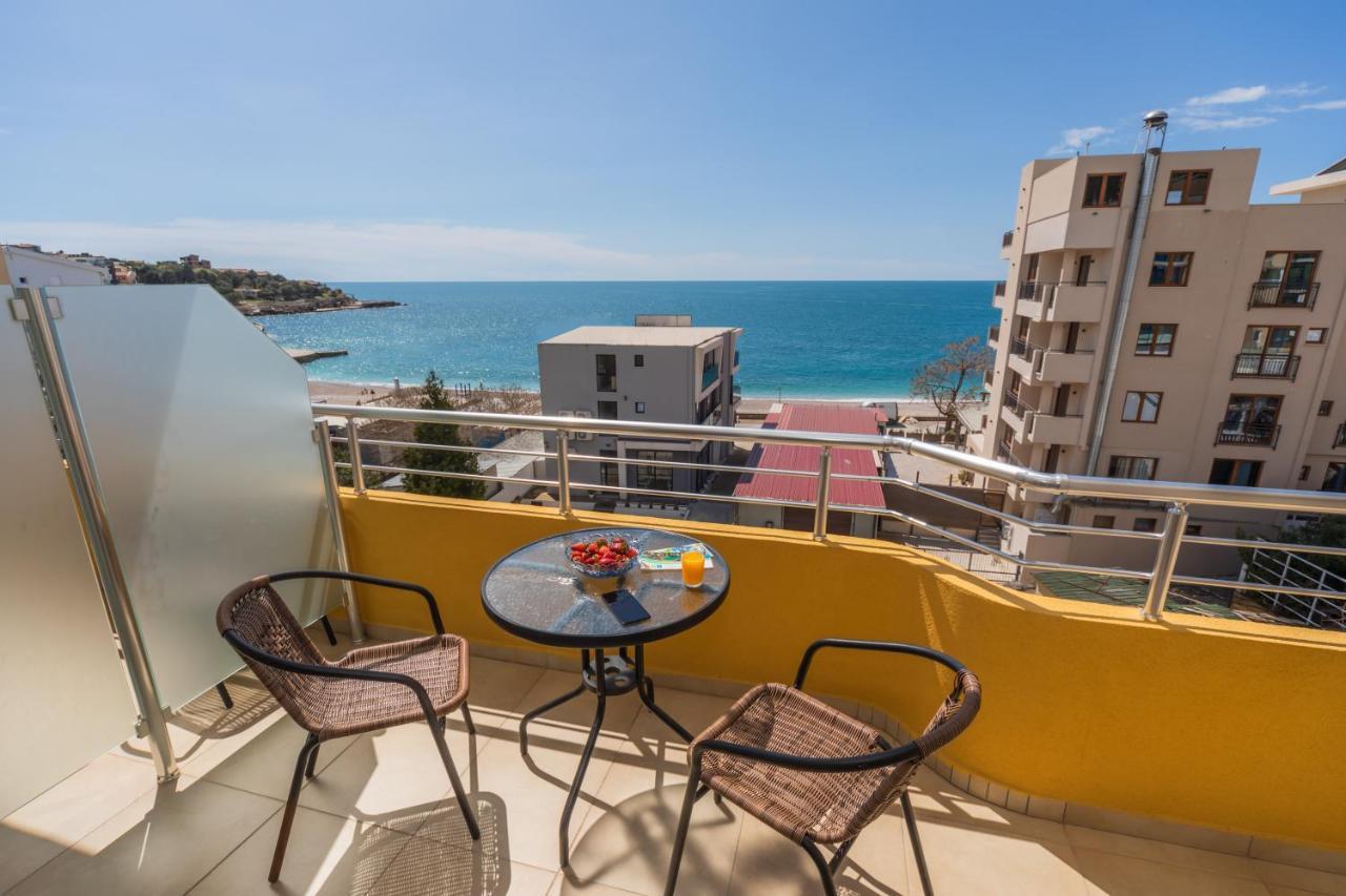 Apartments Добра вода Стая снимка