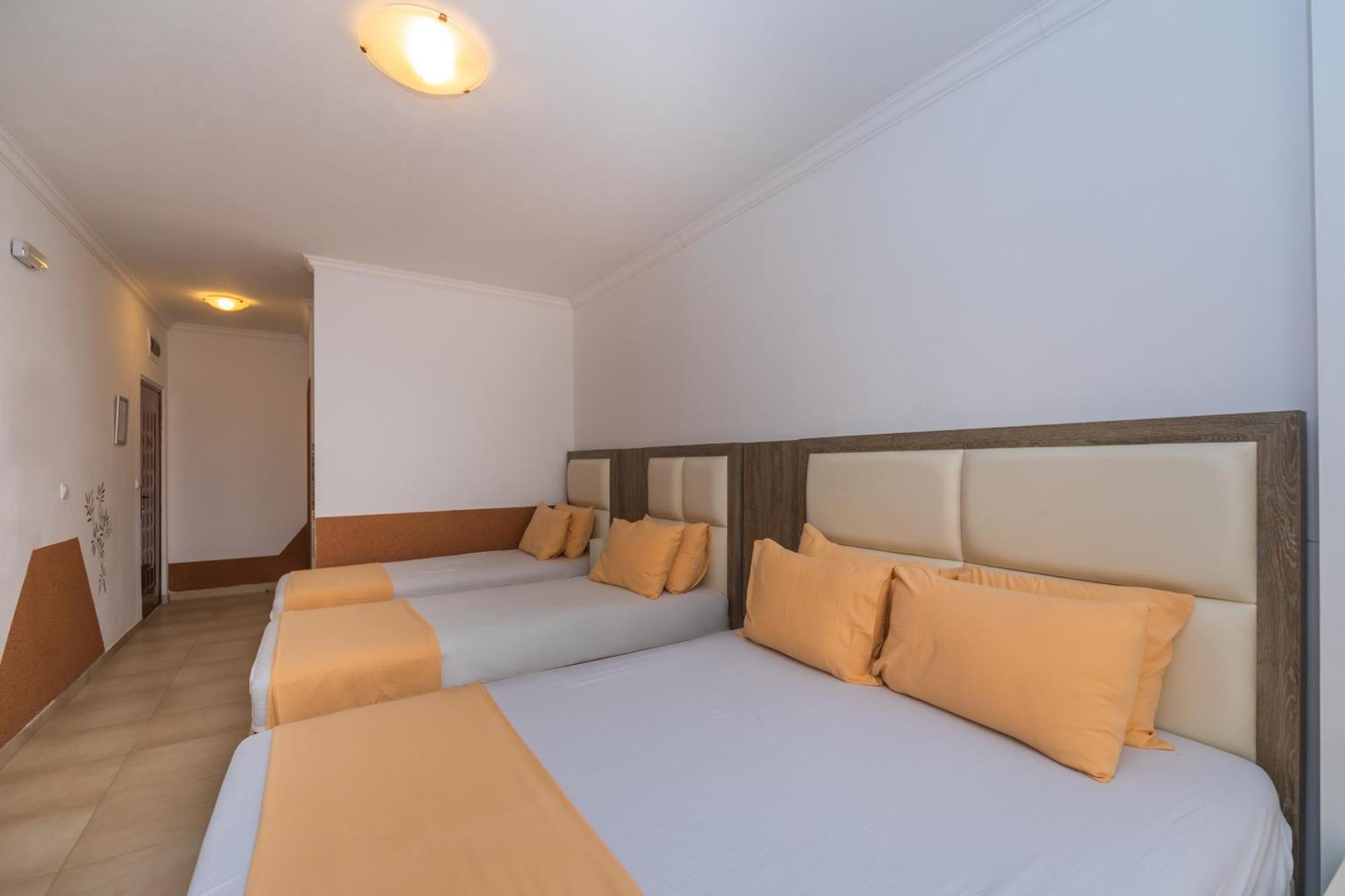 Apartments Добра вода Стая снимка