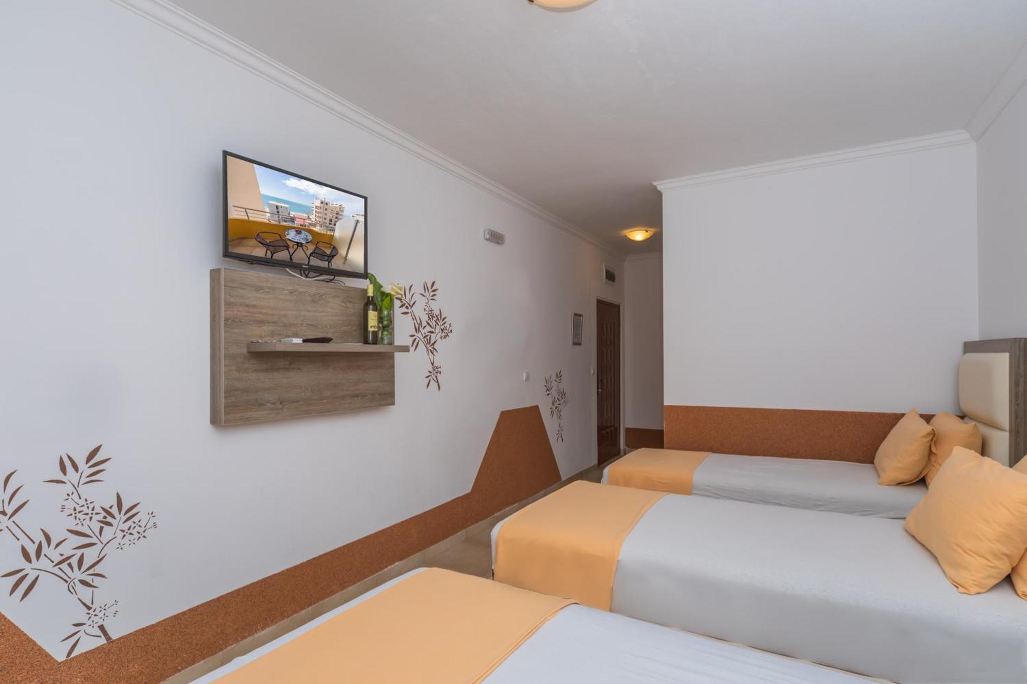 Apartments Добра вода Стая снимка