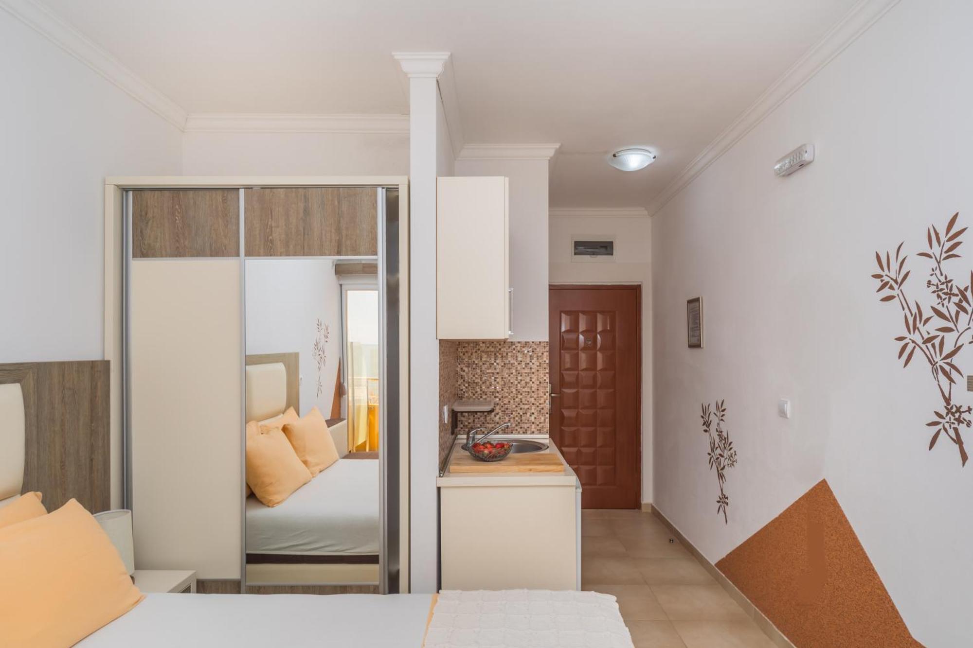 Apartments Добра вода Стая снимка