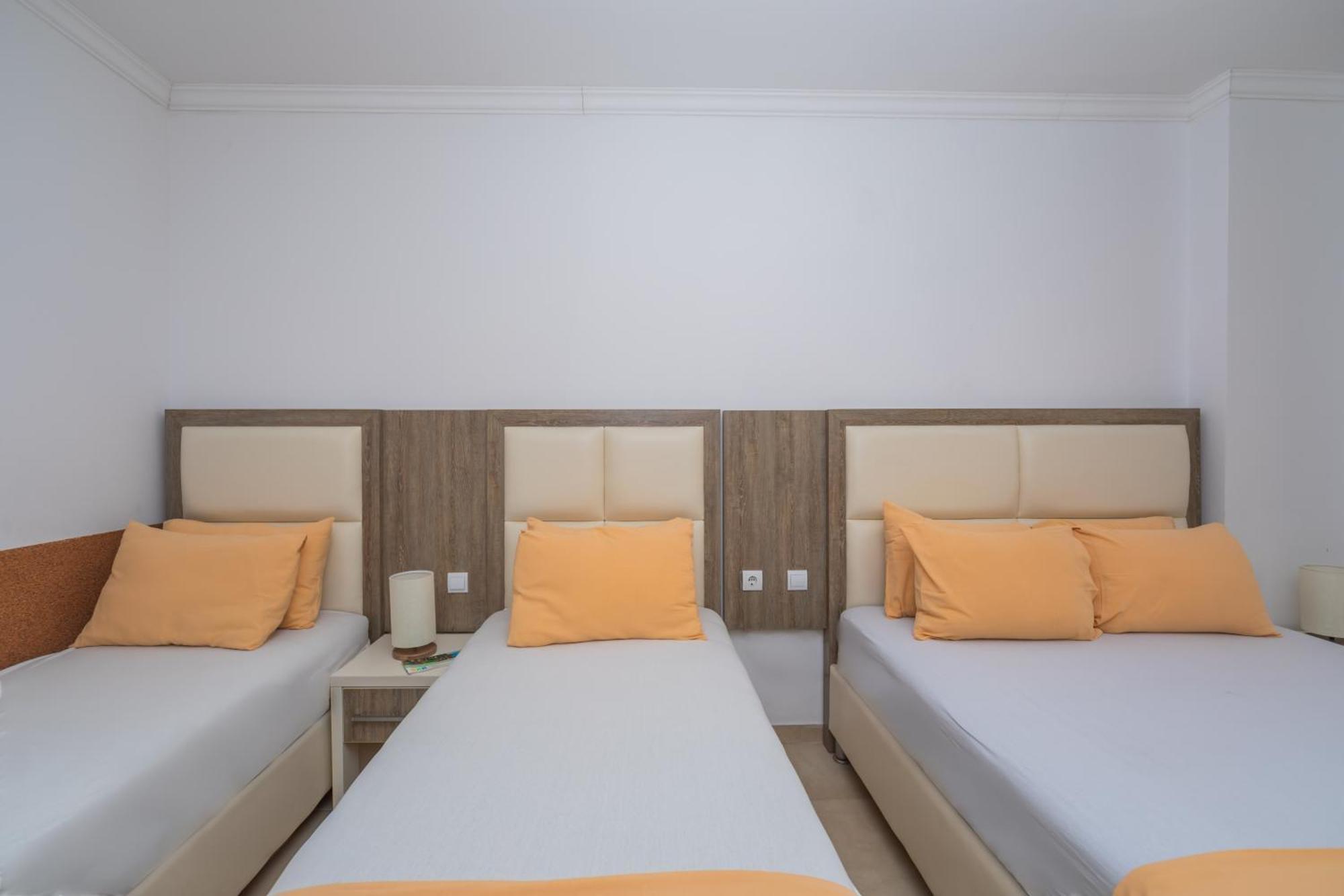 Apartments Добра вода Стая снимка
