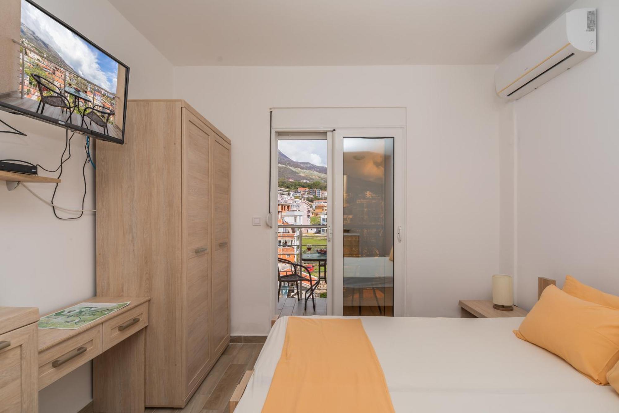 Apartments Добра вода Стая снимка