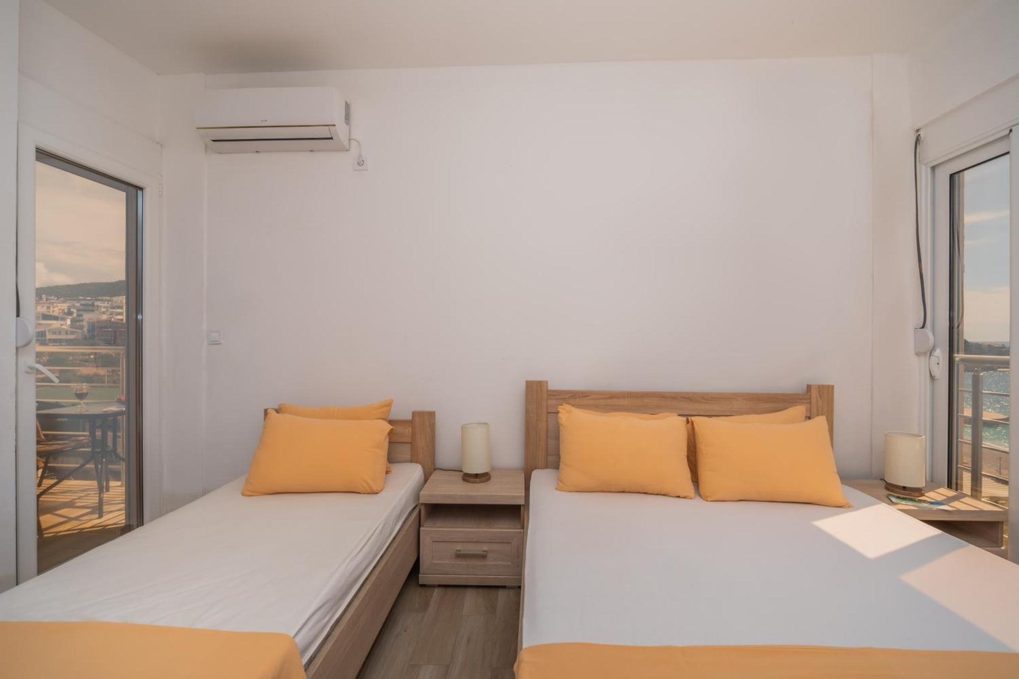 Apartments Добра вода Стая снимка