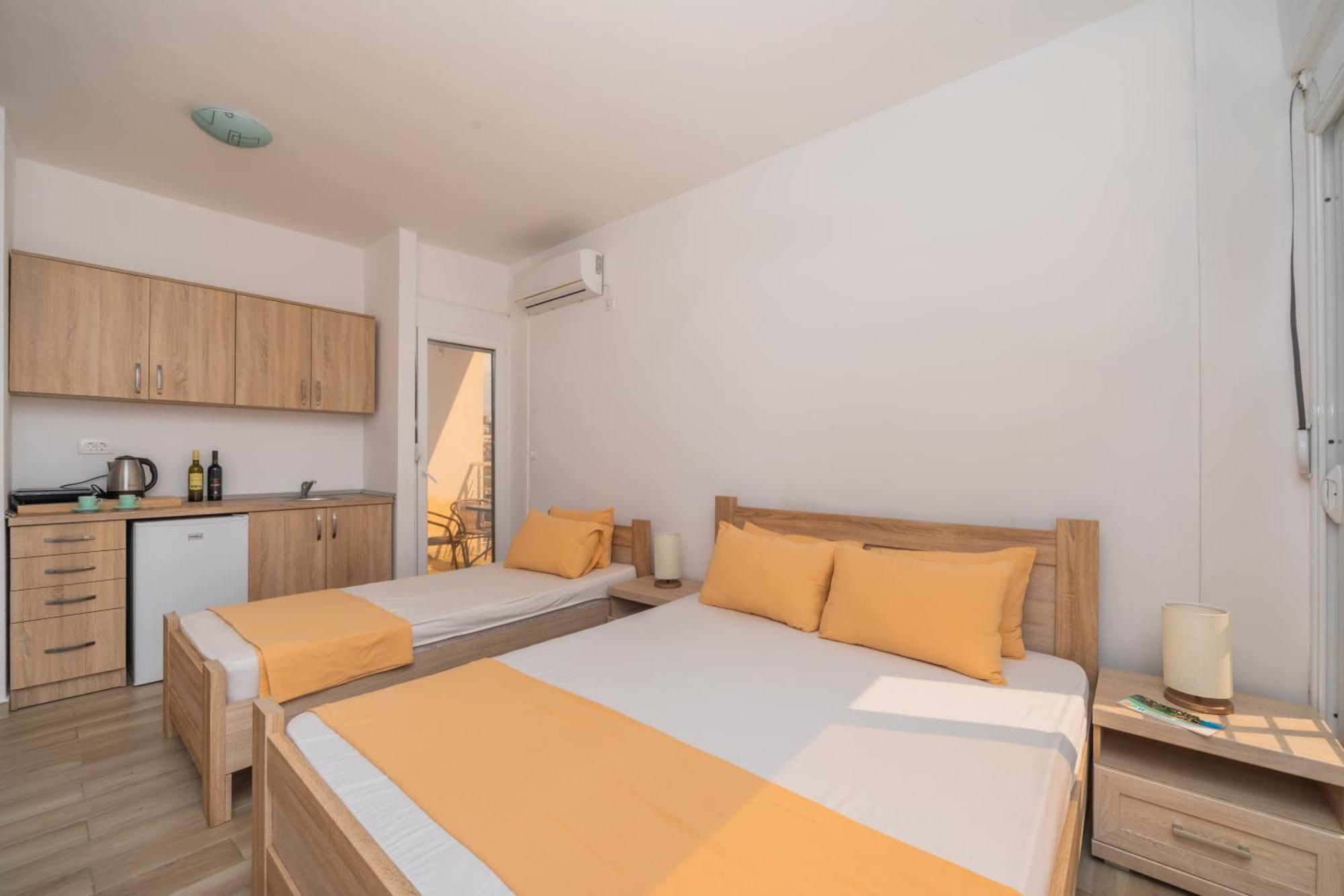 Apartments Добра вода Стая снимка