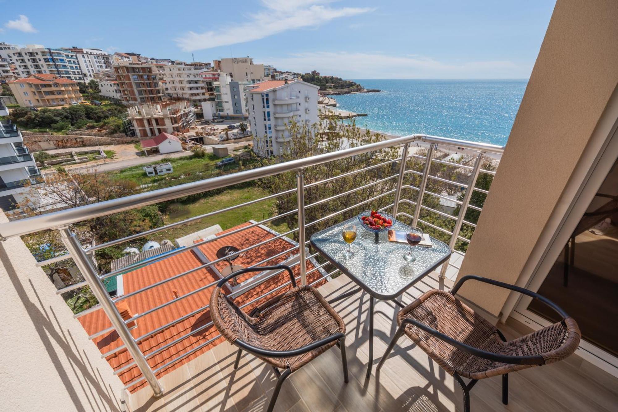Apartments Добра вода Стая снимка